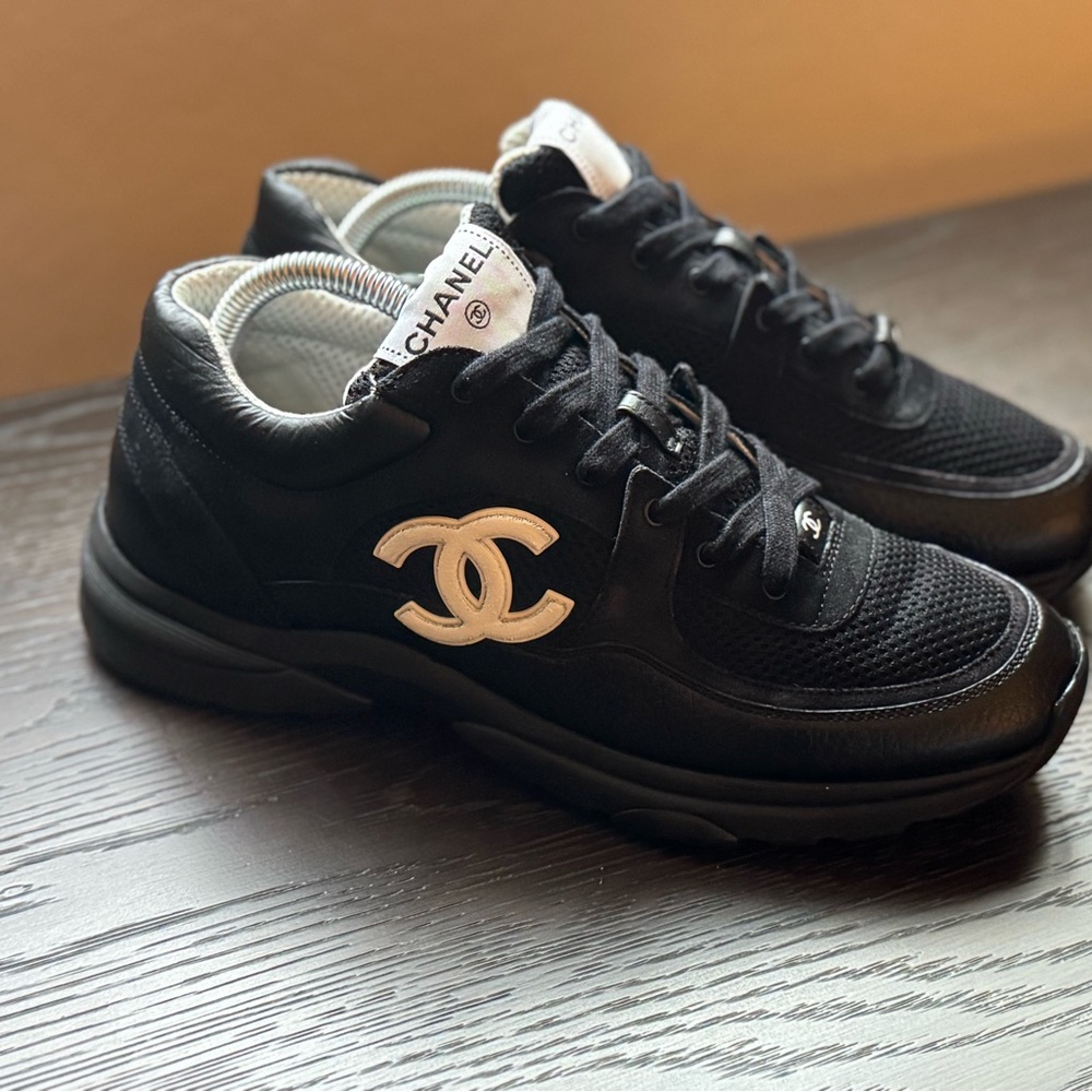 2024 women’s CHANEL Black Sneakers with White Logo size 41